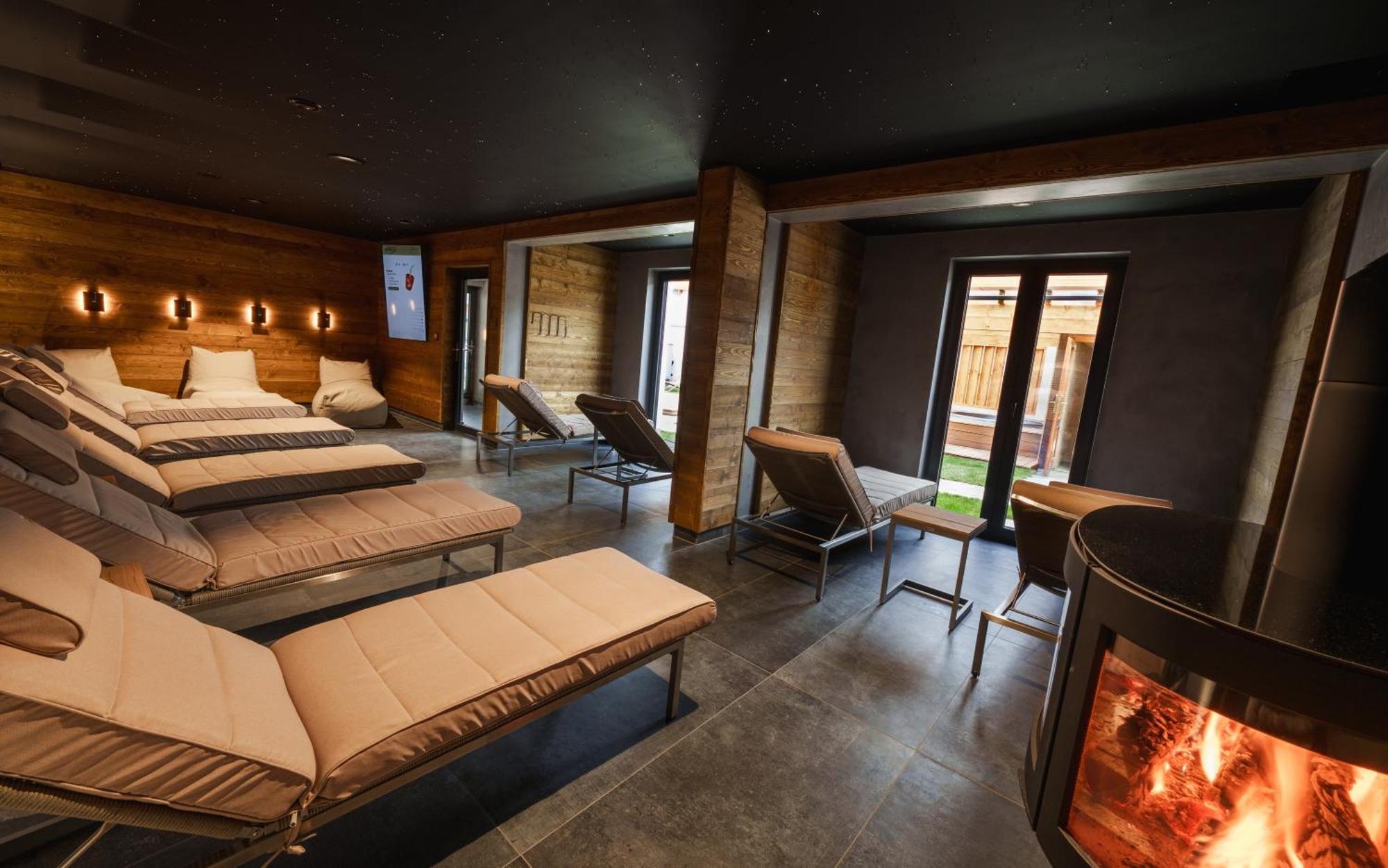 Hotel Horal Roznov pod Radhostem Exterior photo