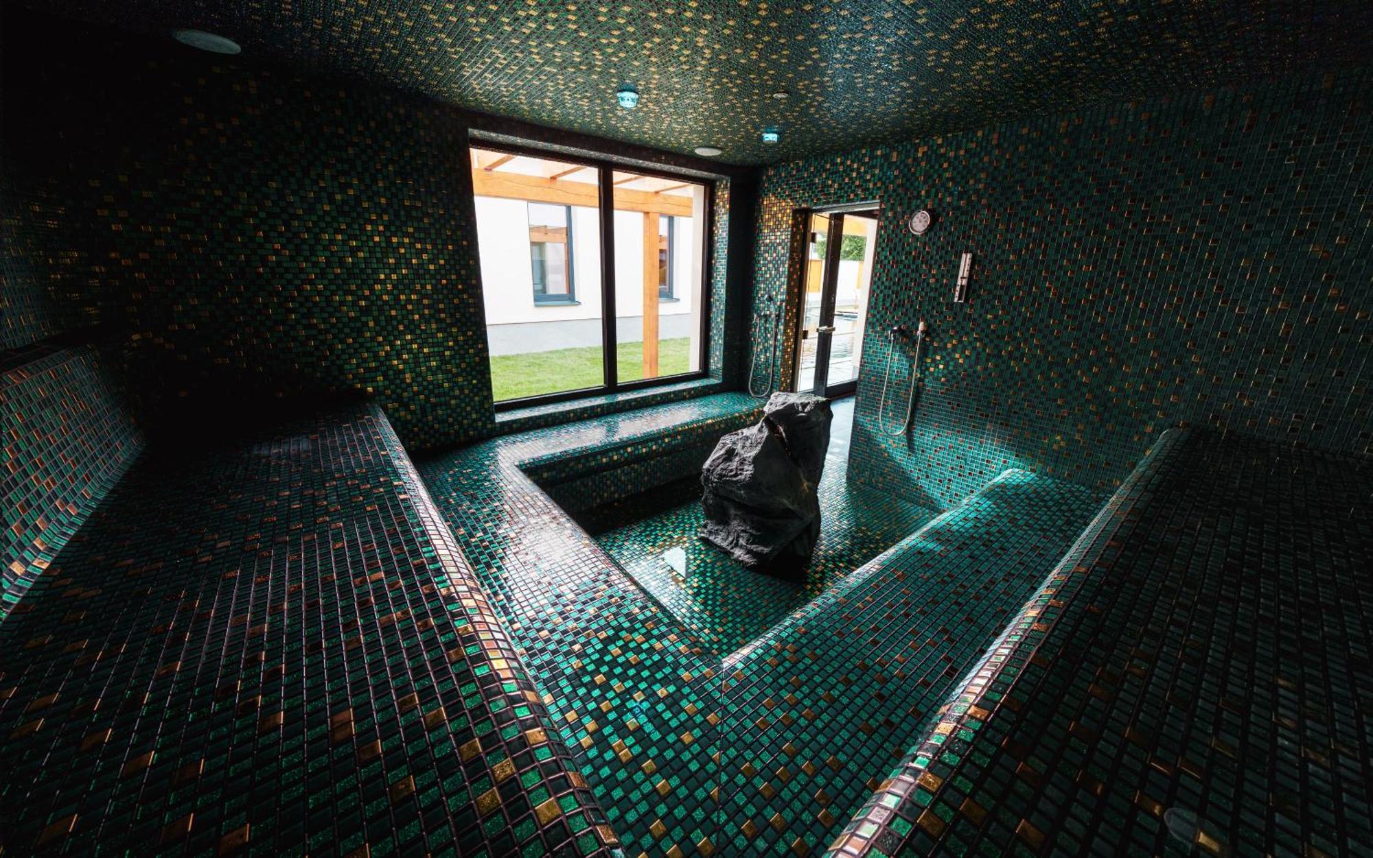 Hotel Horal Roznov pod Radhostem Exterior photo